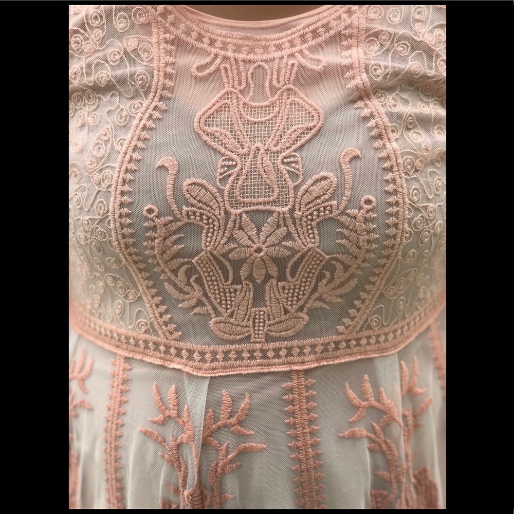 Pink Lace - Picture 2 of 2